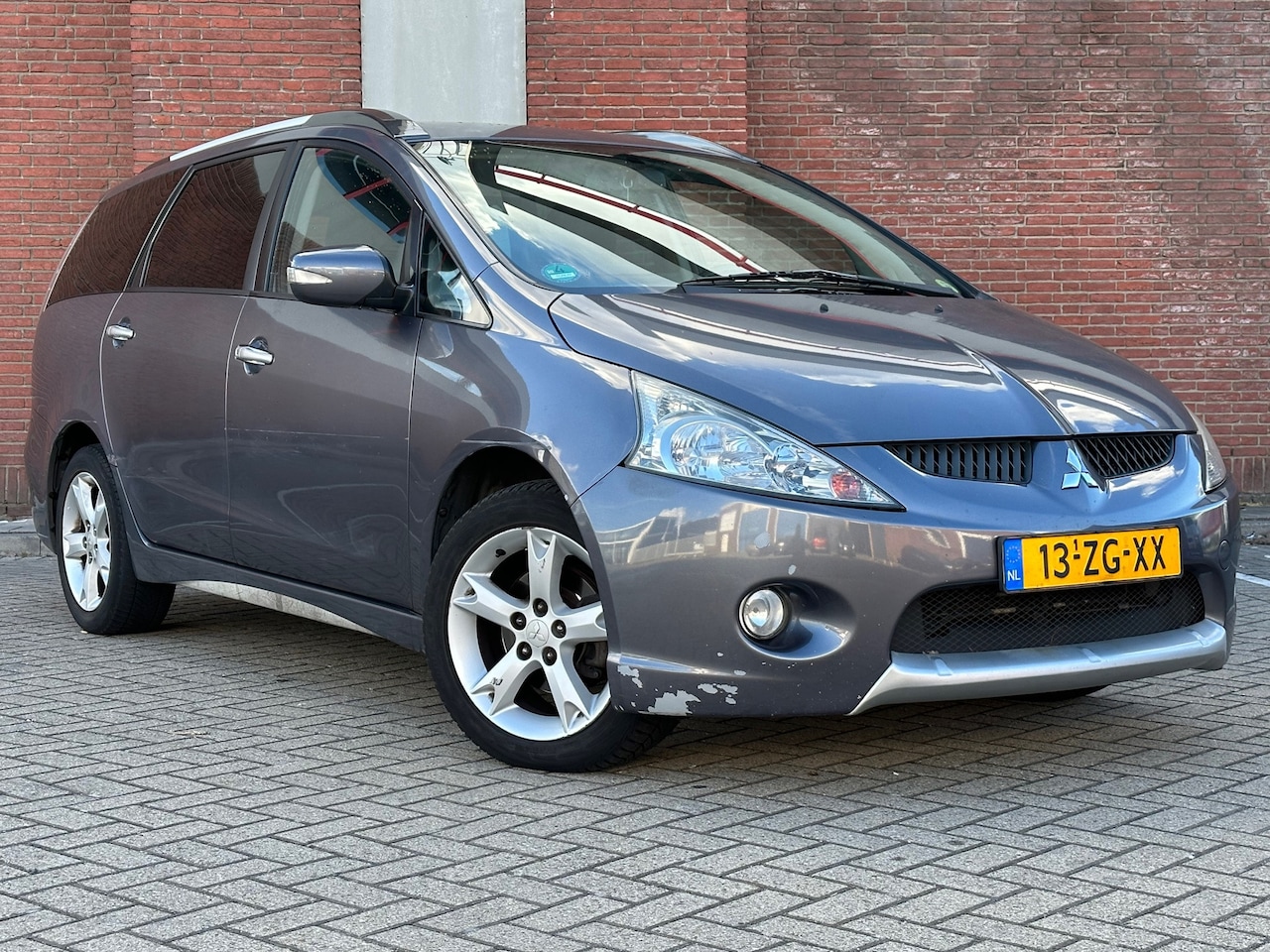 Mitsubishi Grandis - 2.4-16V InSport|AUTOMAAT|AIRCO|7-ZITTER|INRUILKOOPJE - AutoWereld.nl