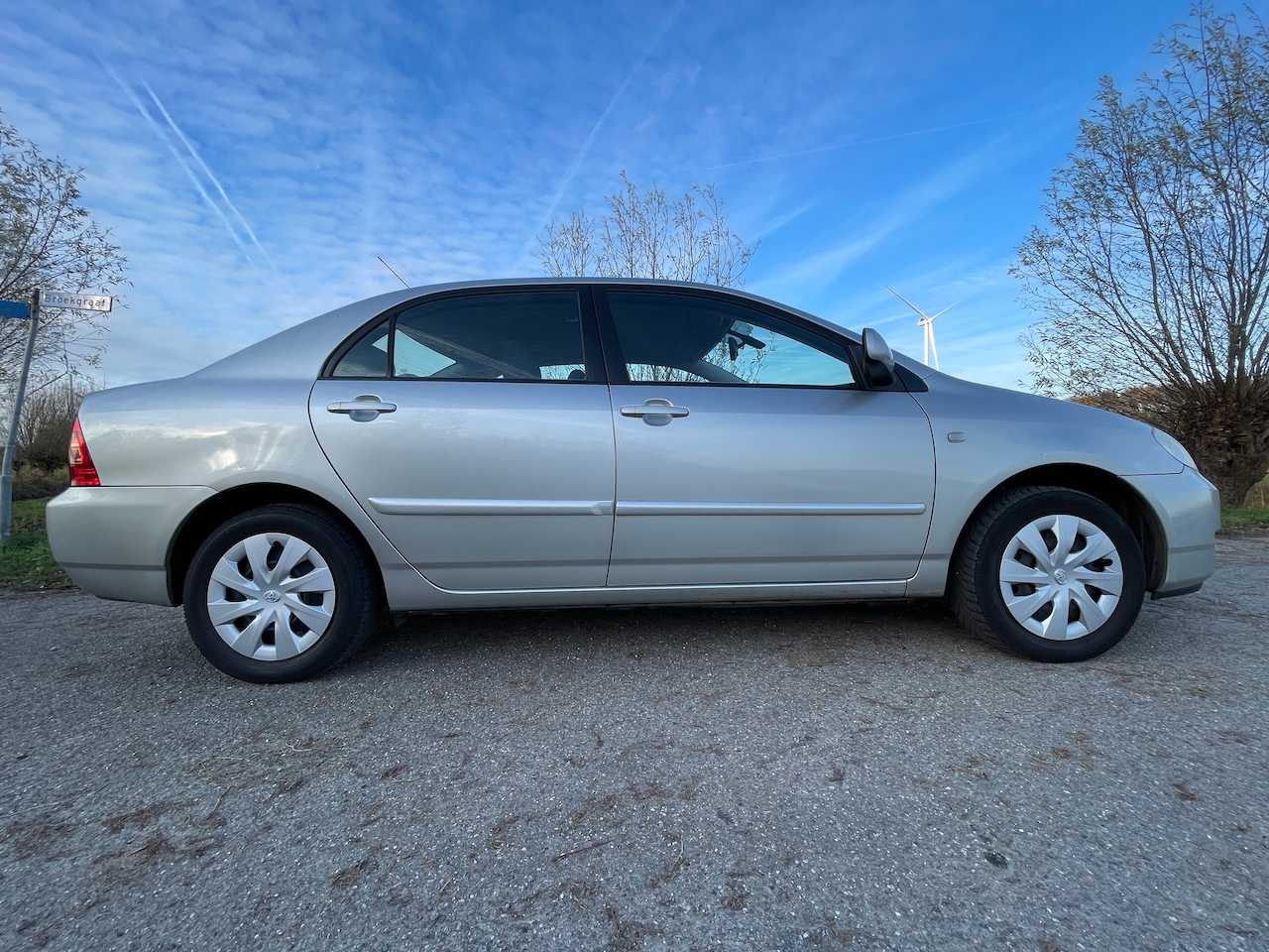 Toyota Corolla - 1.6 VVT-i Linea Sol - AutoWereld.nl