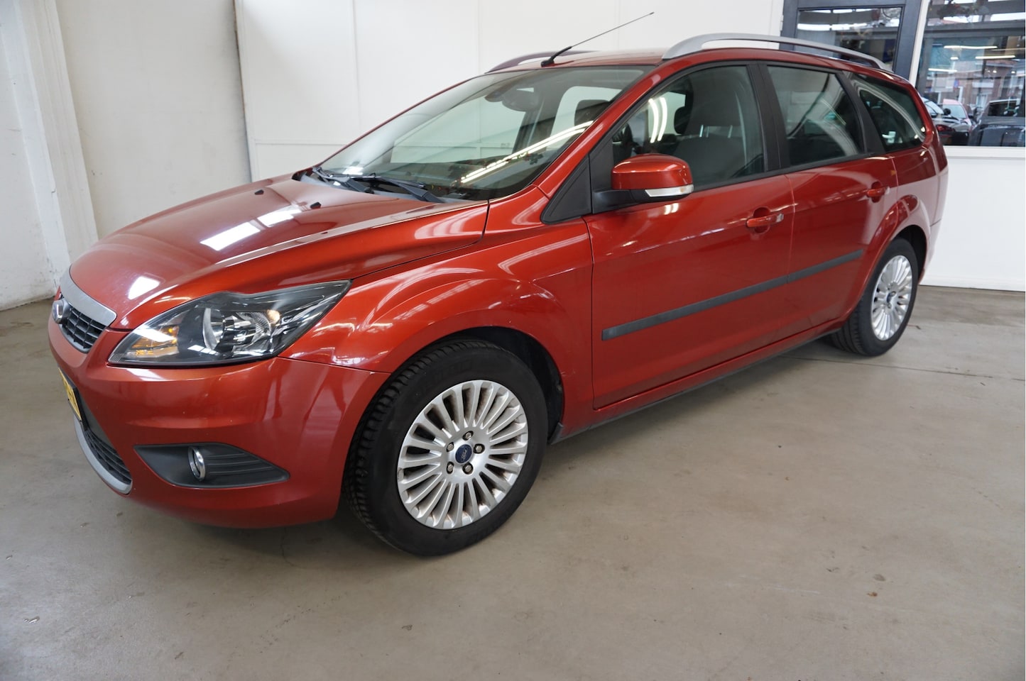 Ford Focus Wagon - 1.6 Titanium Trekhaak - Airco - AutoWereld.nl