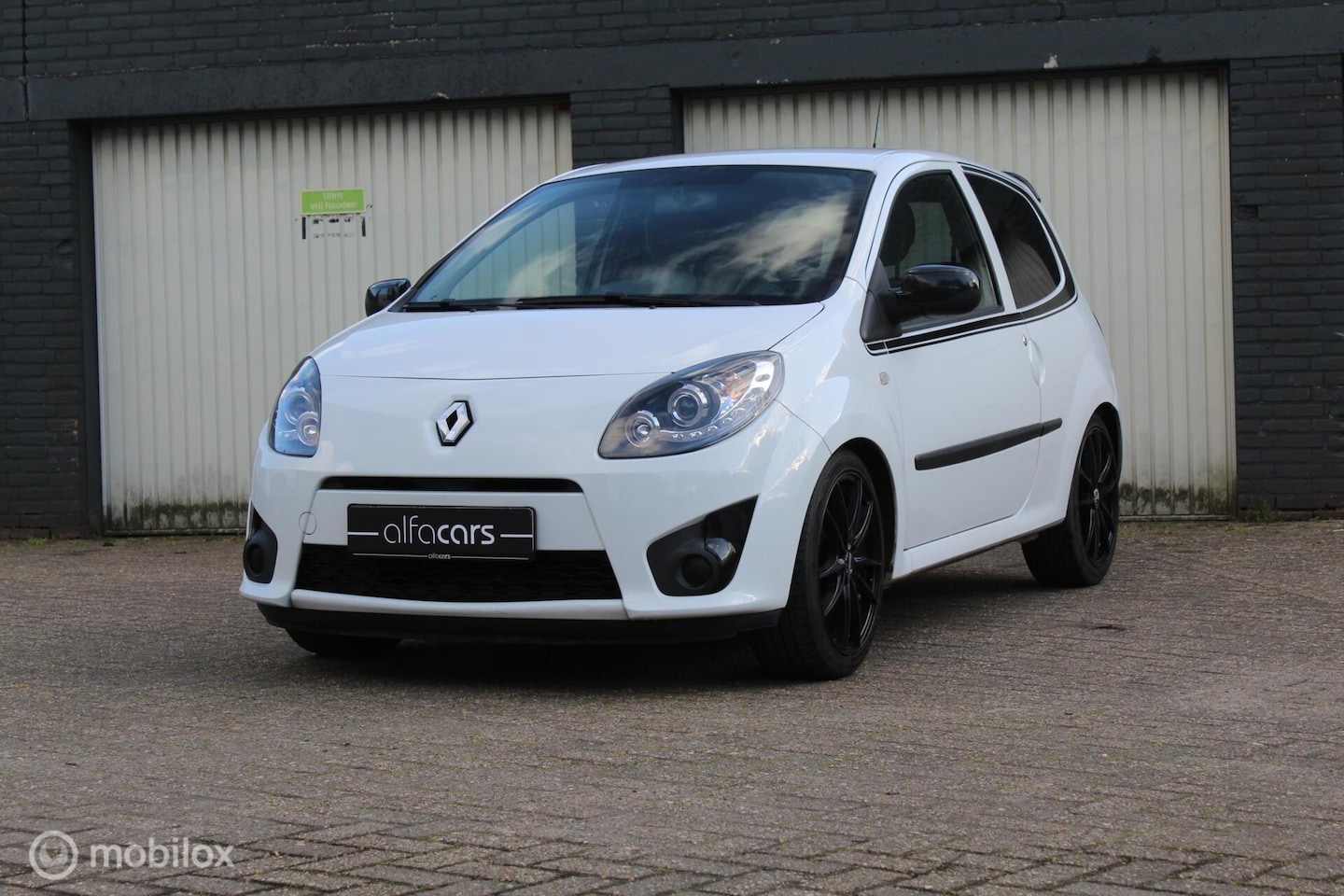 Renault Twingo - 1.2 l Airco l apk bij aflevering l - AutoWereld.nl