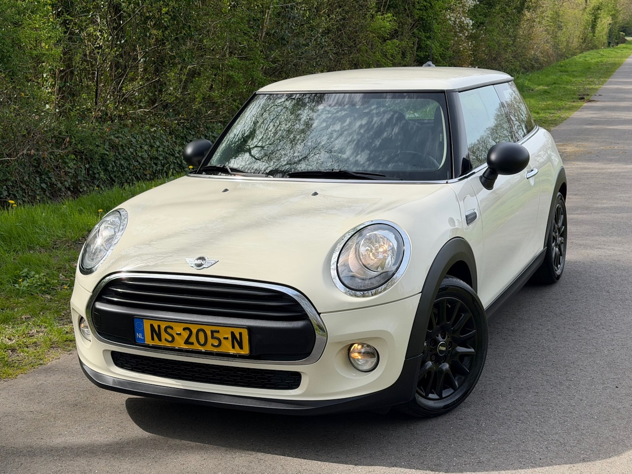 MINI Cooper - 1.2 One Salt Business | Navi + Cruise + Airco Nu € 7.975,-!!! - AutoWereld.nl
