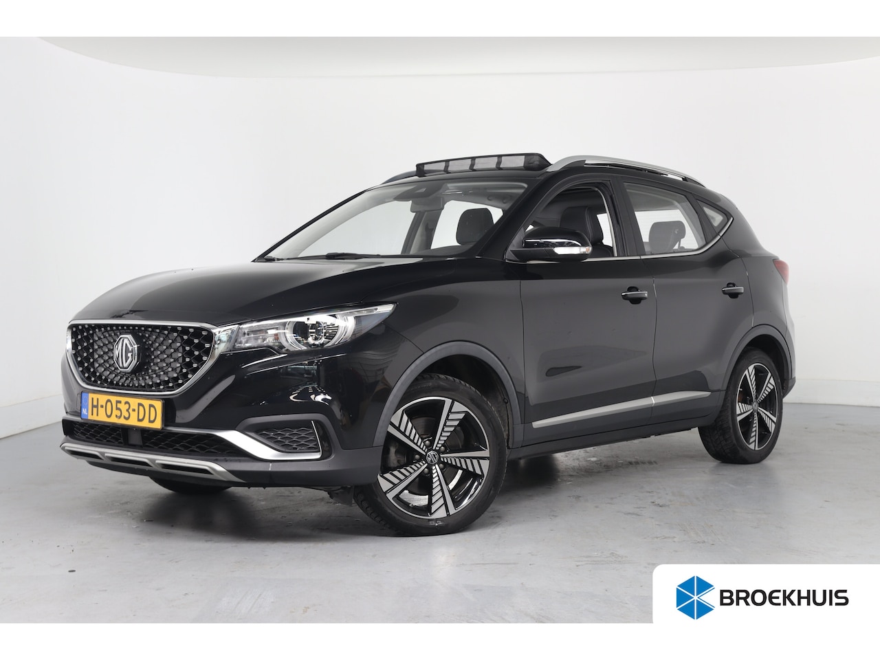 MG ZS - Luxury 45 kWh | 1e Eigenaar! | Open Dak | Cruise Adaptive | Stoelverwarming | Navi | DAB | - AutoWereld.nl