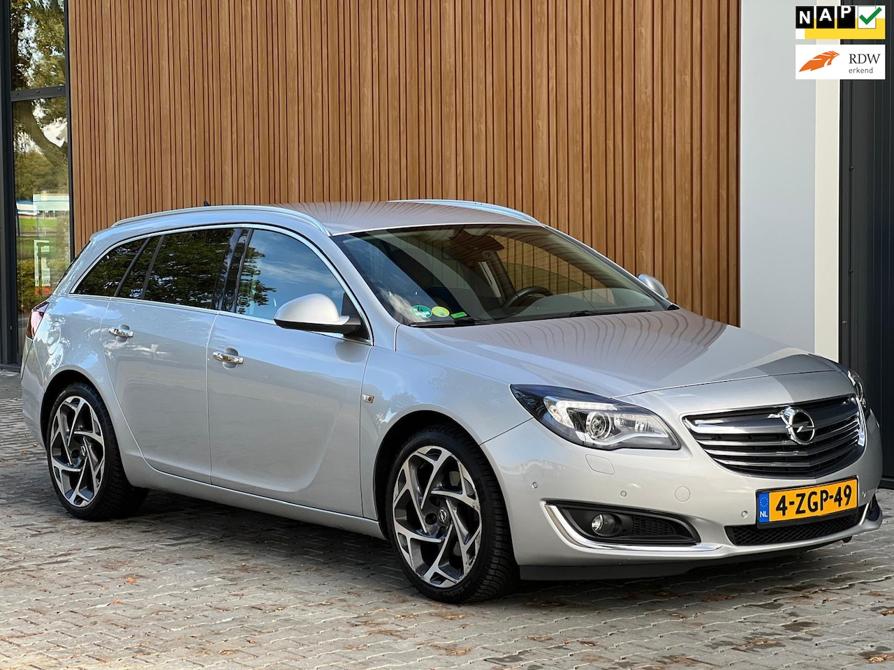 Opel Insignia Sports Tourer - 2.0 CDTI EcoFLEX Cosmo|Bj015 - AutoWereld.nl