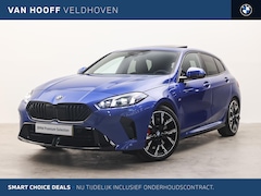 BMW 1-serie - 120 M Sport Automaat / Panoramadak / Sportstoelen / Achteruitrijcamera / M Adaptief onders