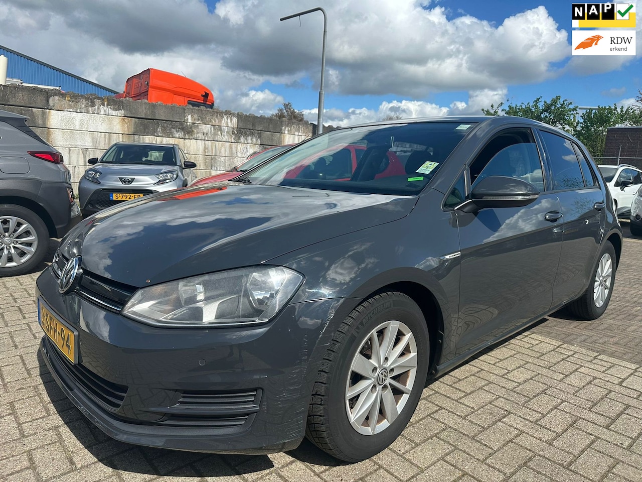 Volkswagen Golf - 1.6 TDI CLIMA/ CRUISE/ LM VELGEN/ 6 BAK! - AutoWereld.nl