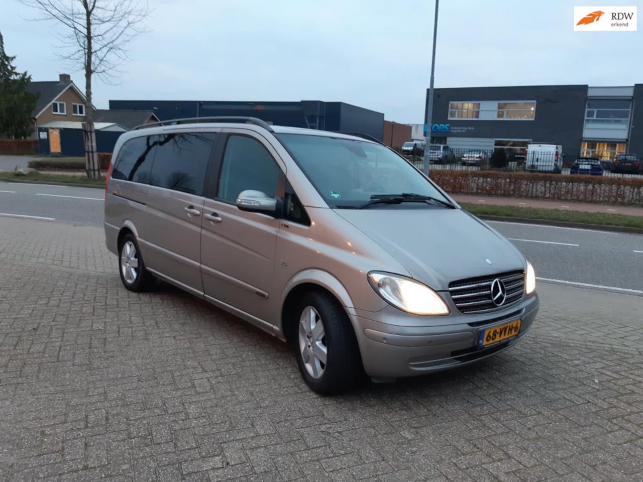 Mercedes-Benz Viano - 3.0 CDI V6 DC Ambiente Lang, automaat, 5 persoons - AutoWereld.nl