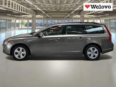 Volvo V70 - 2.5FT Momentum Incl. BTW, leder, trekhaak, electr. klep, verw. stoelen
