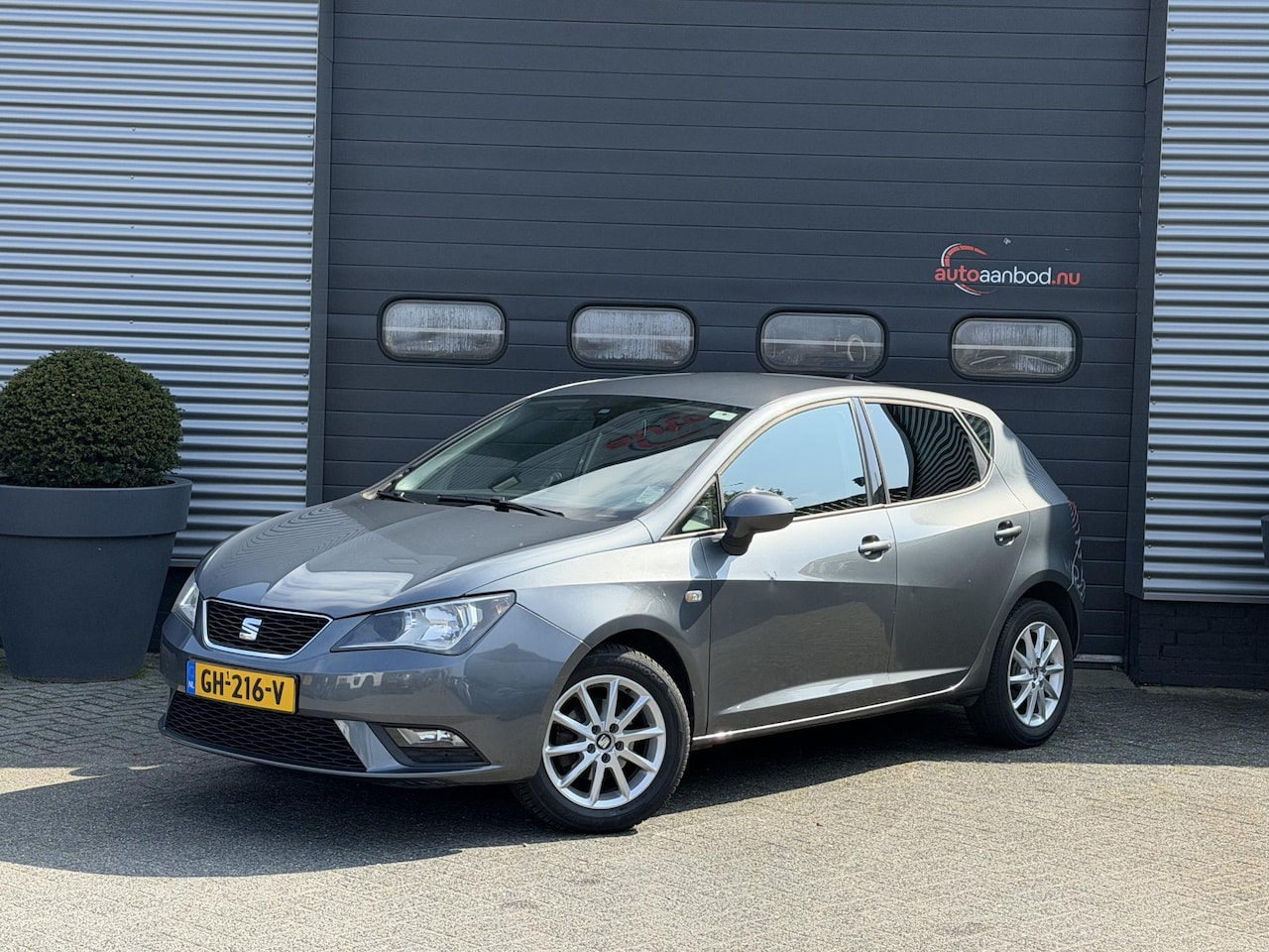 SEAT Ibiza SC - 1.2 TSI | Cruise Control | Climate Control | Lichtmetalen Velgen | Parkeersensoren | - AutoWereld.nl