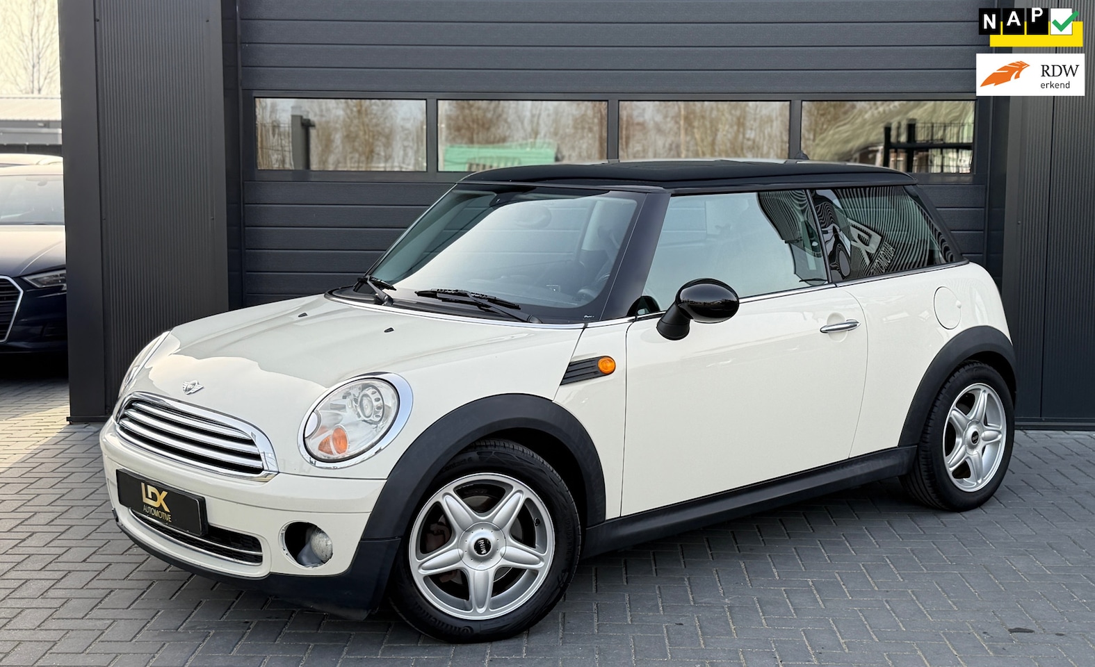 MINI Cooper - Mini 1.6 Pepper Automaat|Airco - AutoWereld.nl