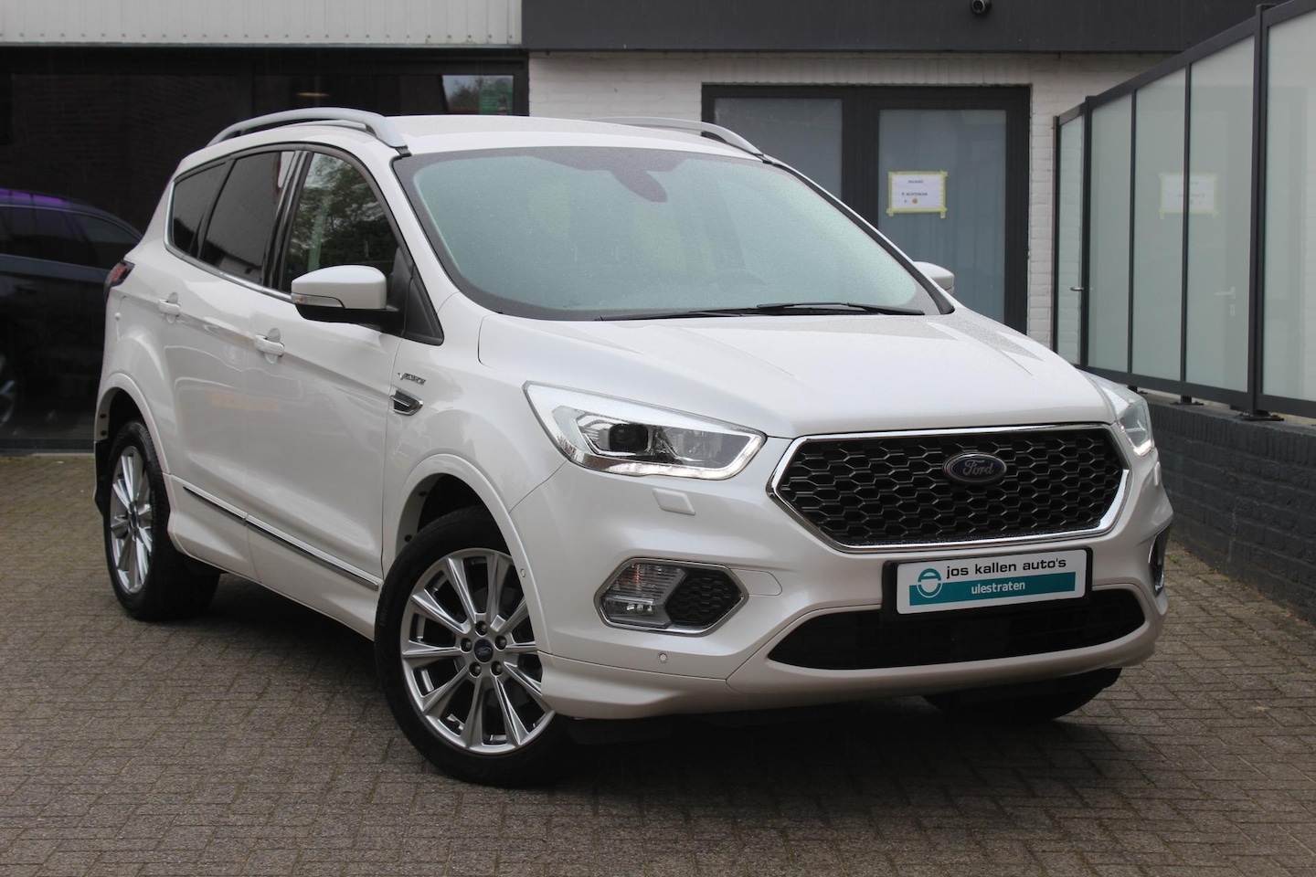 Ford Kuga - 1.5i EcoBoost 150pk Vignale Navi, Camera, Winterpack, EL Trekhaak, Leer, Sony Audio, - AutoWereld.nl