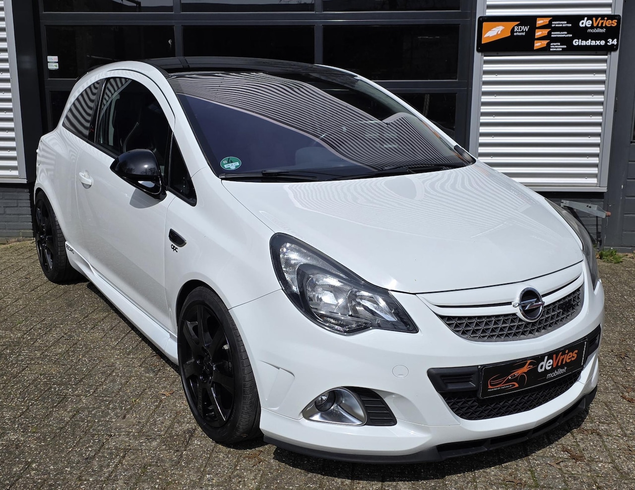 Opel Corsa - 1.6 Turbo OPC **NÜRBURGRING EDITION** - AutoWereld.nl