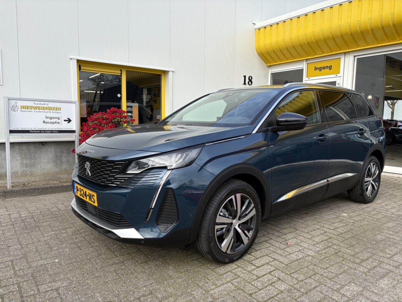 Peugeot 5008 - 1.2 PT Allure 7 Persoons Automaat Trekhaak Navi - AutoWereld.nl