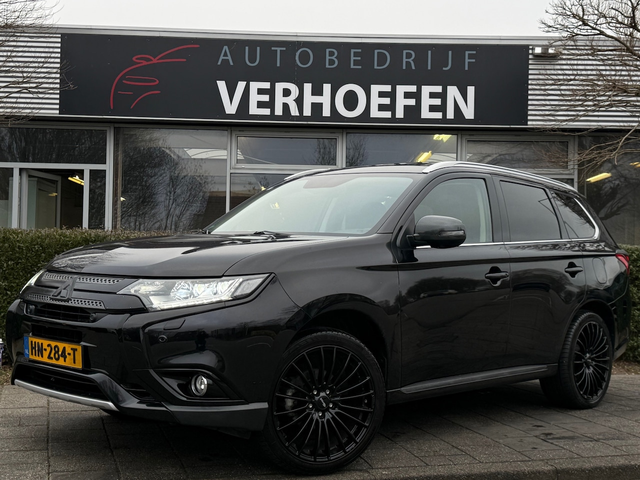 Mitsubishi Outlander - 2.0 PHEV instyle+ - PANORAMADAK - PARKEER CAMERA - UNIEKE UITVOERING !! - AutoWereld.nl