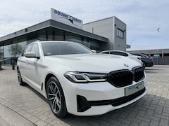 BMW 5-serie Touring - 530i Luxury Line M-sport velgen | Pano-Dak | Trekhaak | Memory | Adapt. Cruise, comfort st