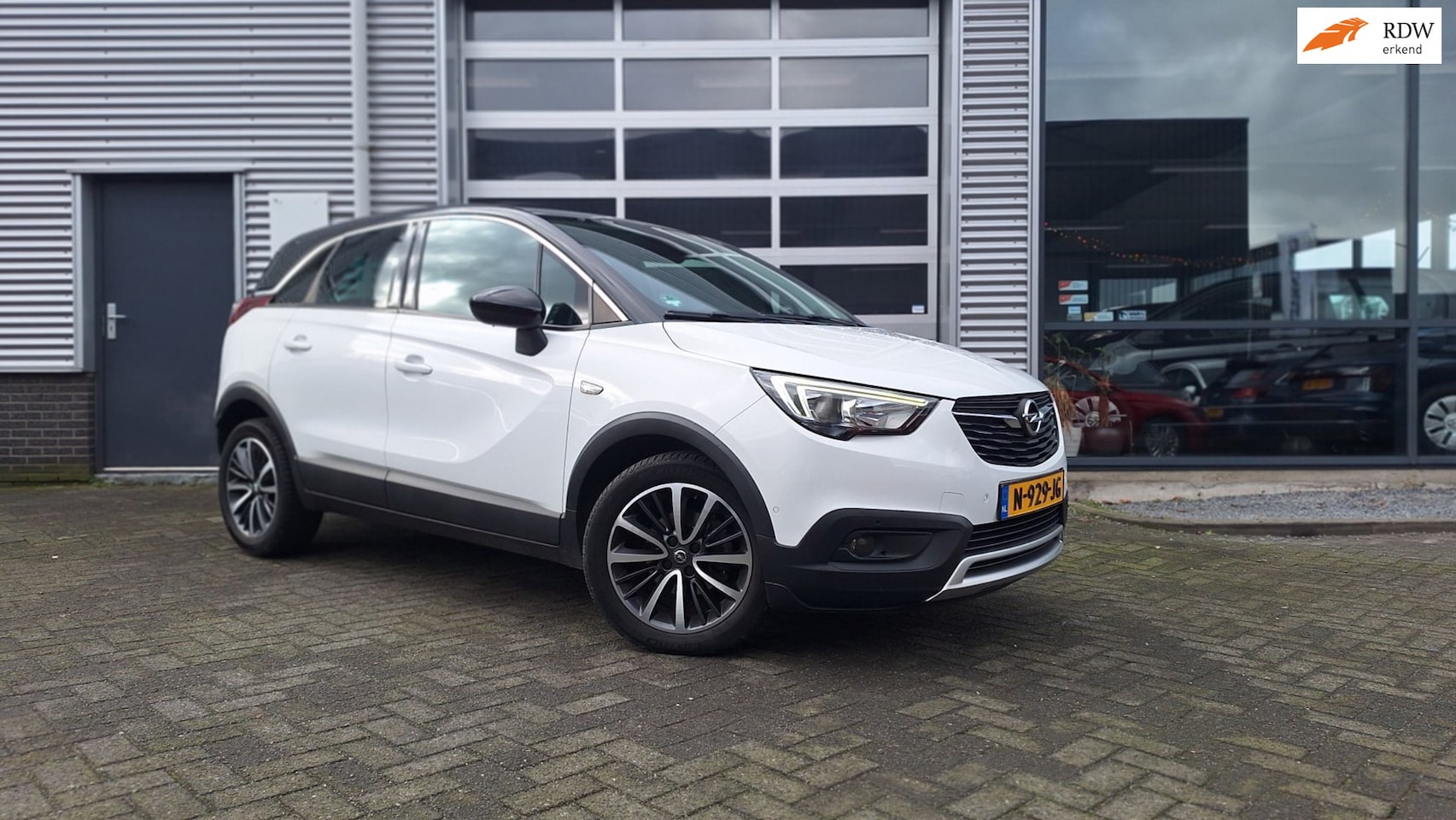 Opel Crossland X - 1.2 Turbo Innovation/Automaat/Navigatie/Sportstoelen/Afn trekhaak/Enz - AutoWereld.nl