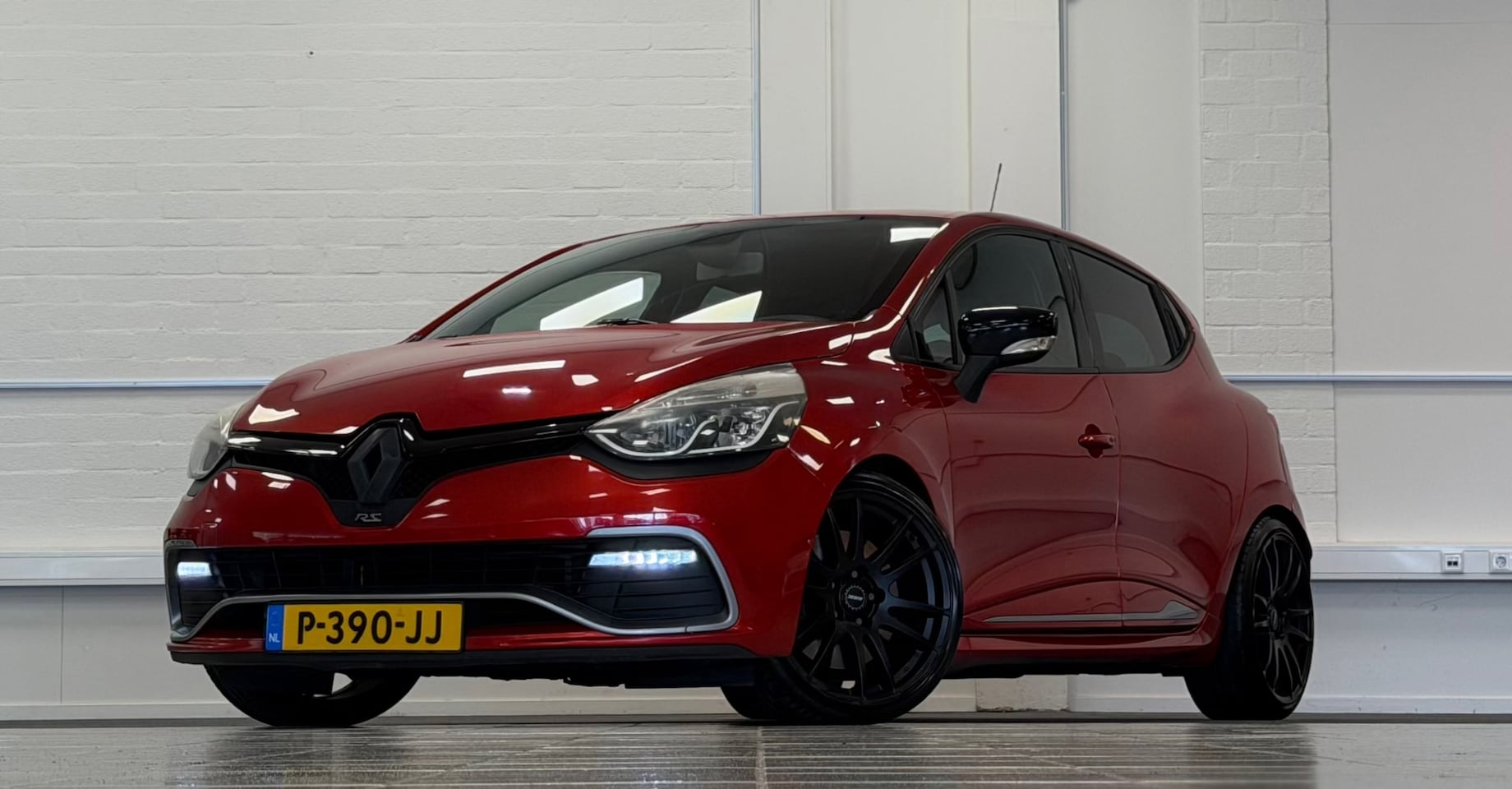 Renault Clio - 1.6 R.S. 200PK Navigatie - AutoWereld.nl
