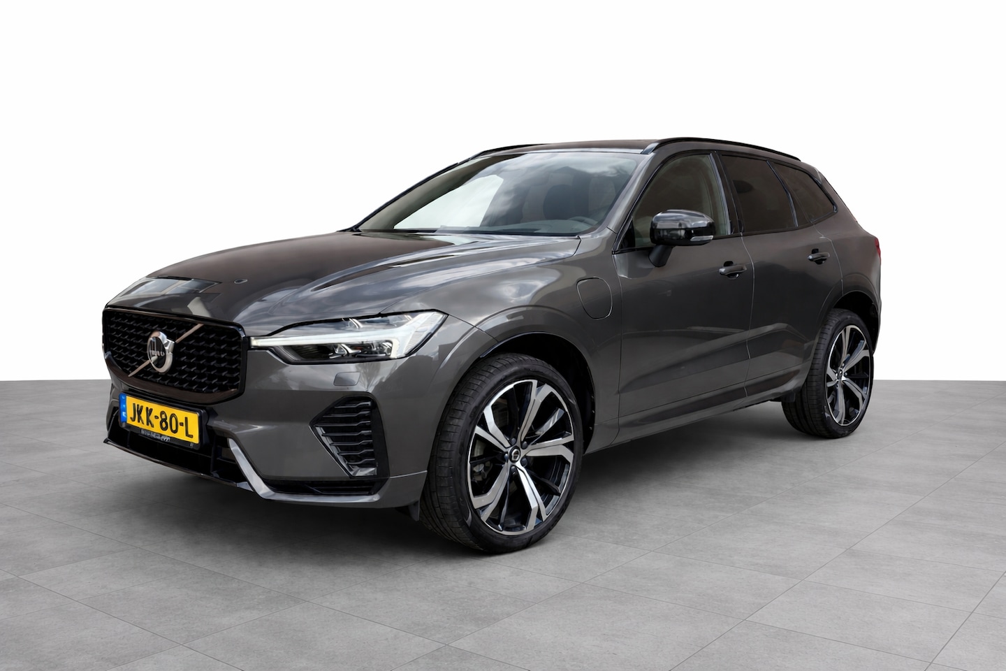 Volvo XC60 - 2.0 Recharge T6 AWD R-Design Luchtvering Panoramadak Camera Keyless - AutoWereld.nl