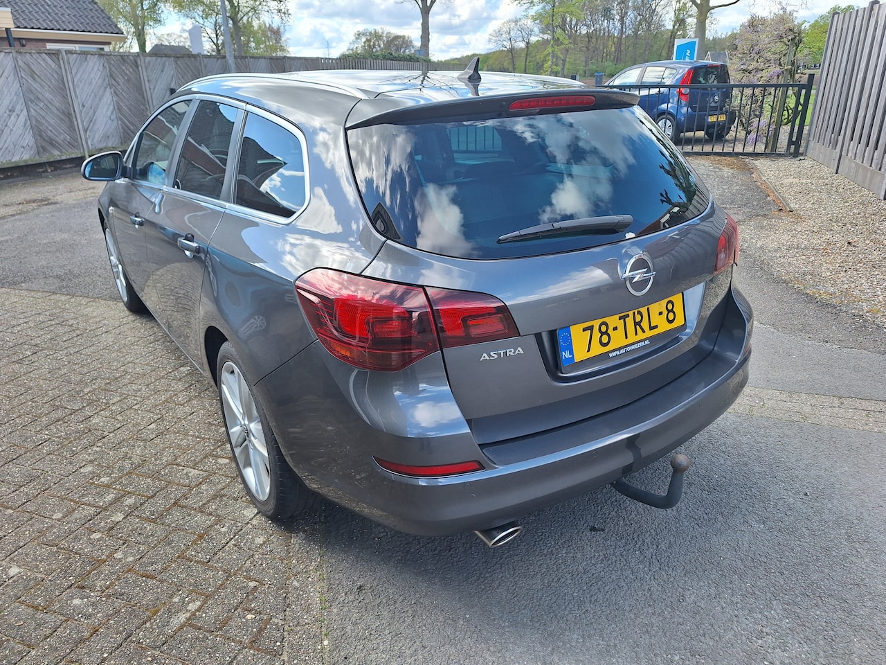 Opel Astra Sports Tourer - 1.4 Turbo Sport opel astra sport uitvoering met trekhaak