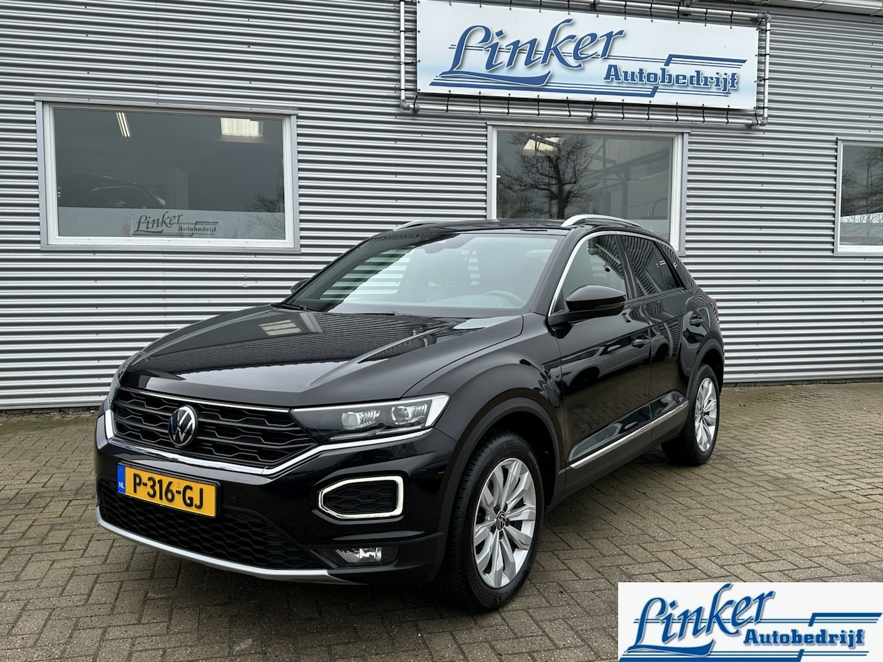Volkswagen T-Roc - 1.5 TSI Sport - NL-AUTO CAMERA CARPLAY TREKH - AutoWereld.nl