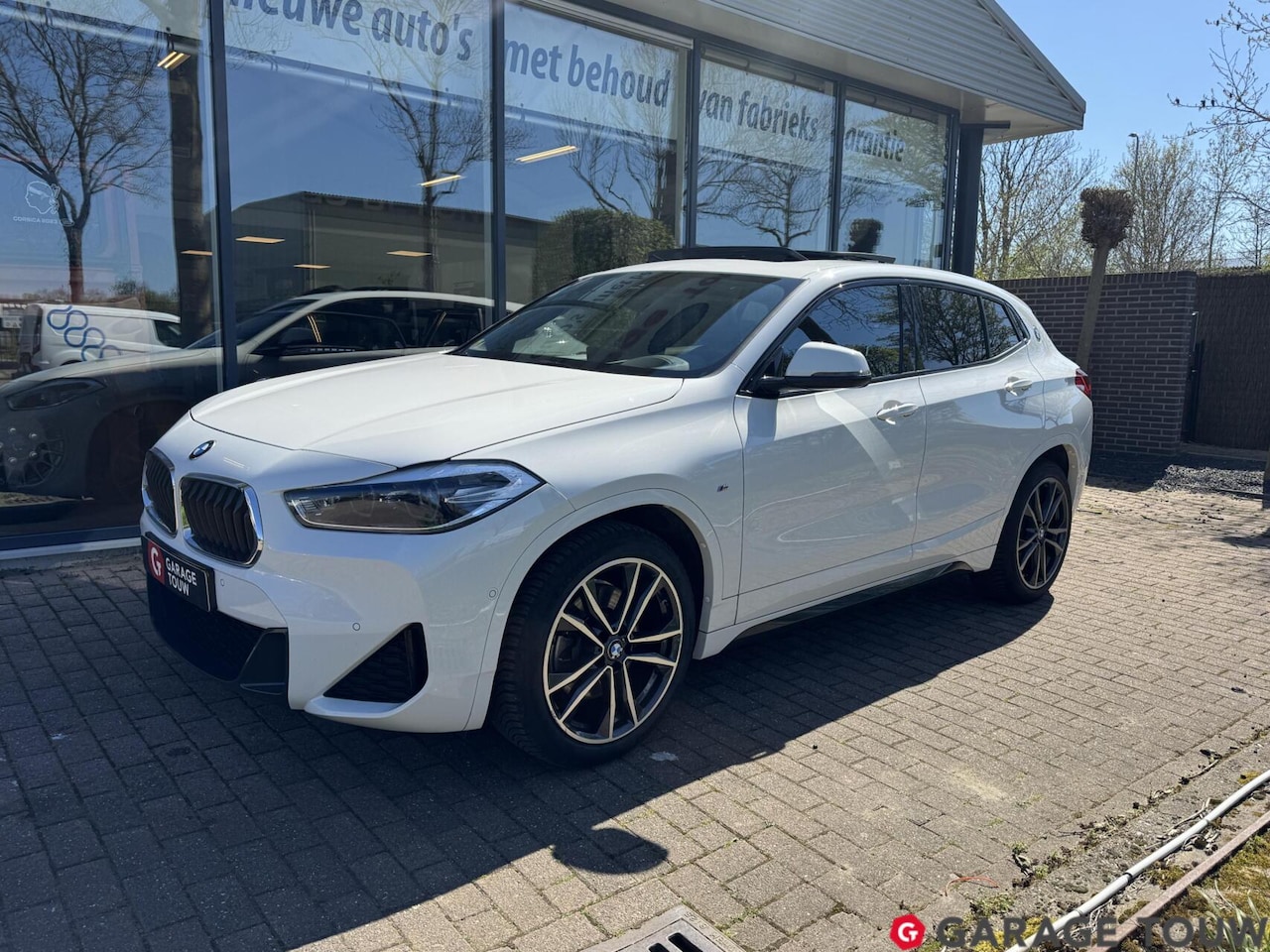 BMW X2 - sDrive20i High Executive M-Sport *Pano, HUD* - AutoWereld.nl
