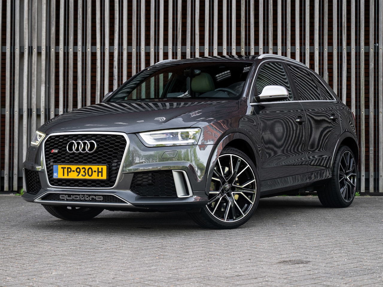 Audi RSQ3 - 2.5 TFSi 310pk Quattro AUT. |Panorama|Leder|Xenon|20''|ClimateControl| - AutoWereld.nl