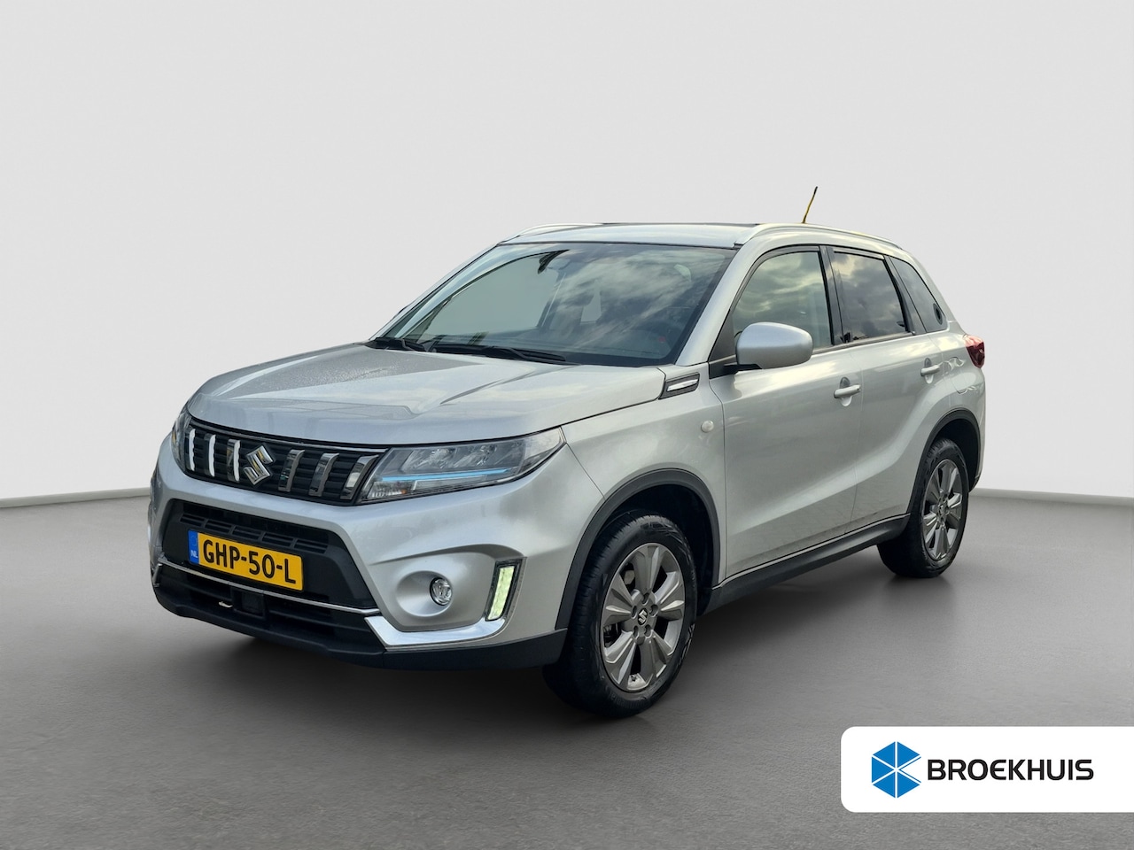 Suzuki Vitara - 1.5 Hybrid Select Trekhaak | Stoelverwarming | Full LED | Keyless | Camera | Adaptive CC | - AutoWereld.nl