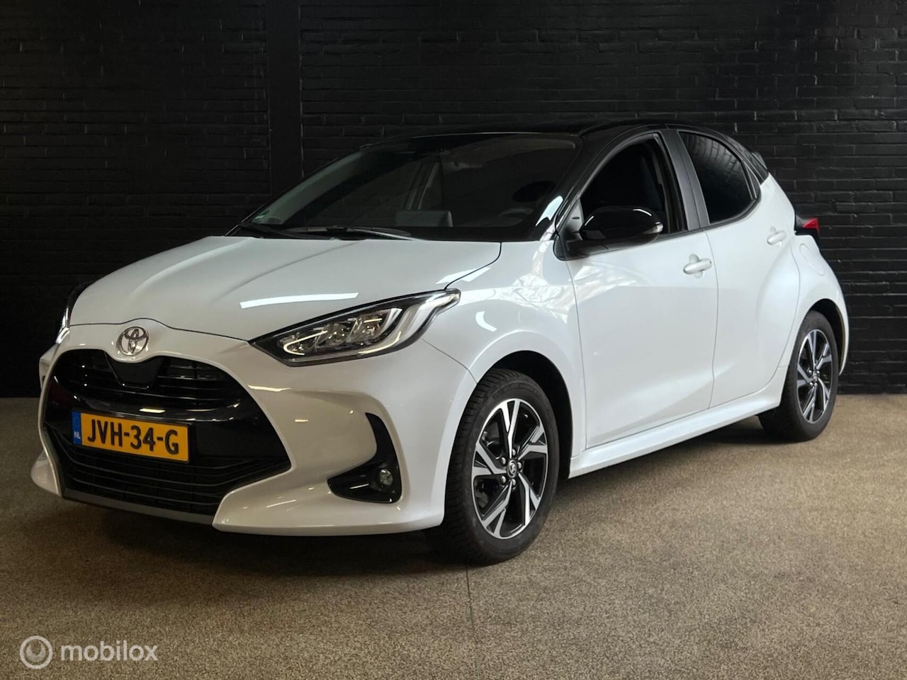 Toyota Yaris - 1.5 Hybrid 115 Dynamic KEYLESS TWO TONE CAMERA - AutoWereld.nl