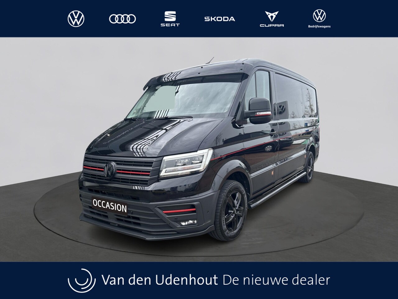 Volkswagen Crafter - L3H2 2.0 TDI 177pk 3.5T Hero-Edition / Leder / Trekhaak / Chaffeursstoel met massage / Stu - AutoWereld.nl