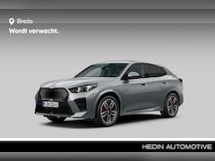 BMW iX2 - eDrive20 67 kWh | Achteruitrijcamera | Comfort Access | M Sportpakket Pro | PDC |