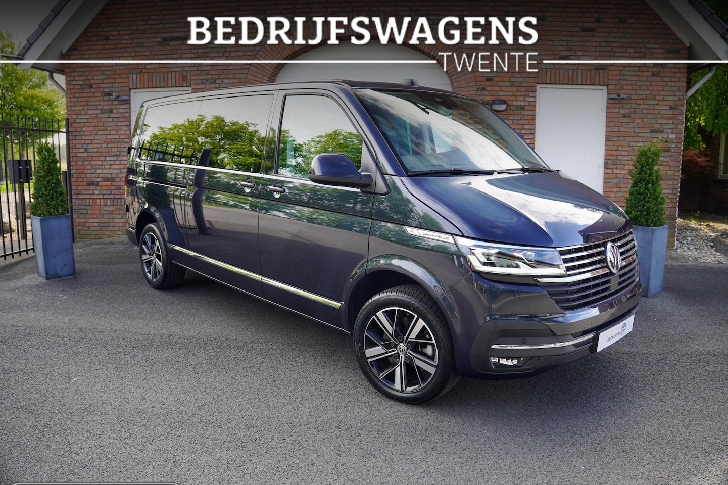 Volkswagen Transporter Caravelle - T6.1 2.0 TDI 204 PK DSG L2H1 DUB/CAB A-Deuren ACC | LED | Leder | Apple Carplay/ Android A - AutoWereld.nl