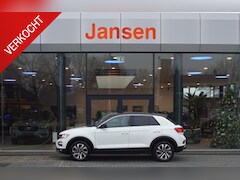 Volkswagen T-Roc - 1.5 TSI Sport | CARPLAY | NAVI | ACC | STOELVERW | TREKHAAK