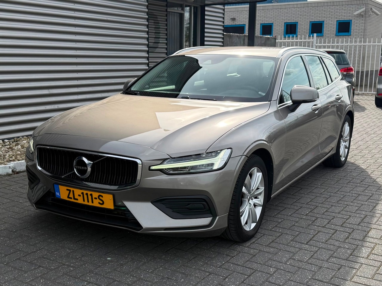 Volvo V60 - 2.0 D3 Momentum Pro 2.0 D3 Momentum Pro - AutoWereld.nl