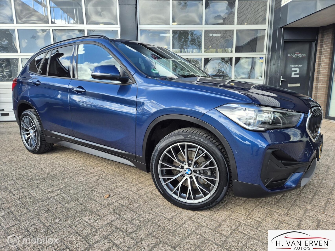 BMW X1 - sDrive18i High Executive LEDER GROOT NAVI PDC 18" - AutoWereld.nl