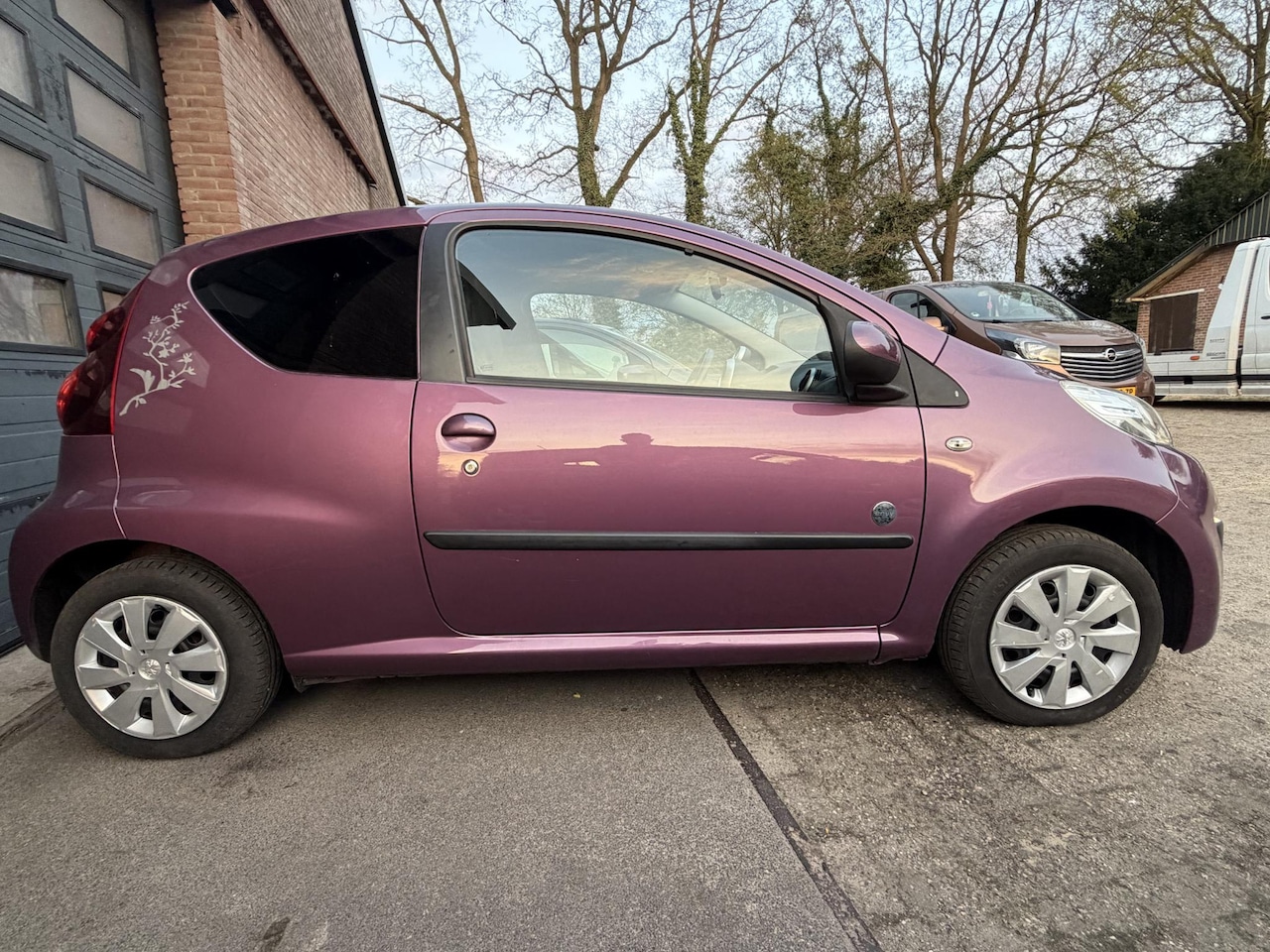 Peugeot 107 - 1.0 Première Envy/Airco/LED/Trekhaak/NAP - AutoWereld.nl