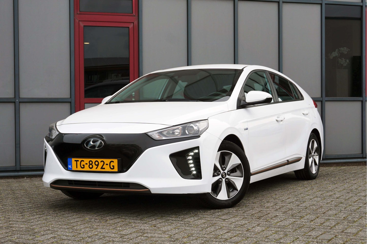 Hyundai IONIQ - Comfort EV 28kWh SOH 88% - AutoWereld.nl