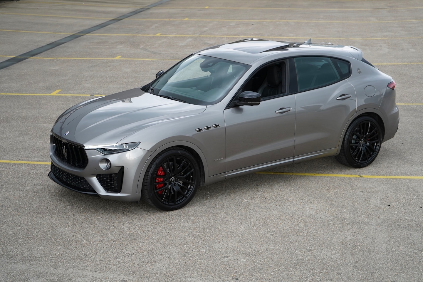 Maserati Levante - 3.0 V6 S AWD GranSport 3.0 V6 S AWD GranSport - AutoWereld.nl