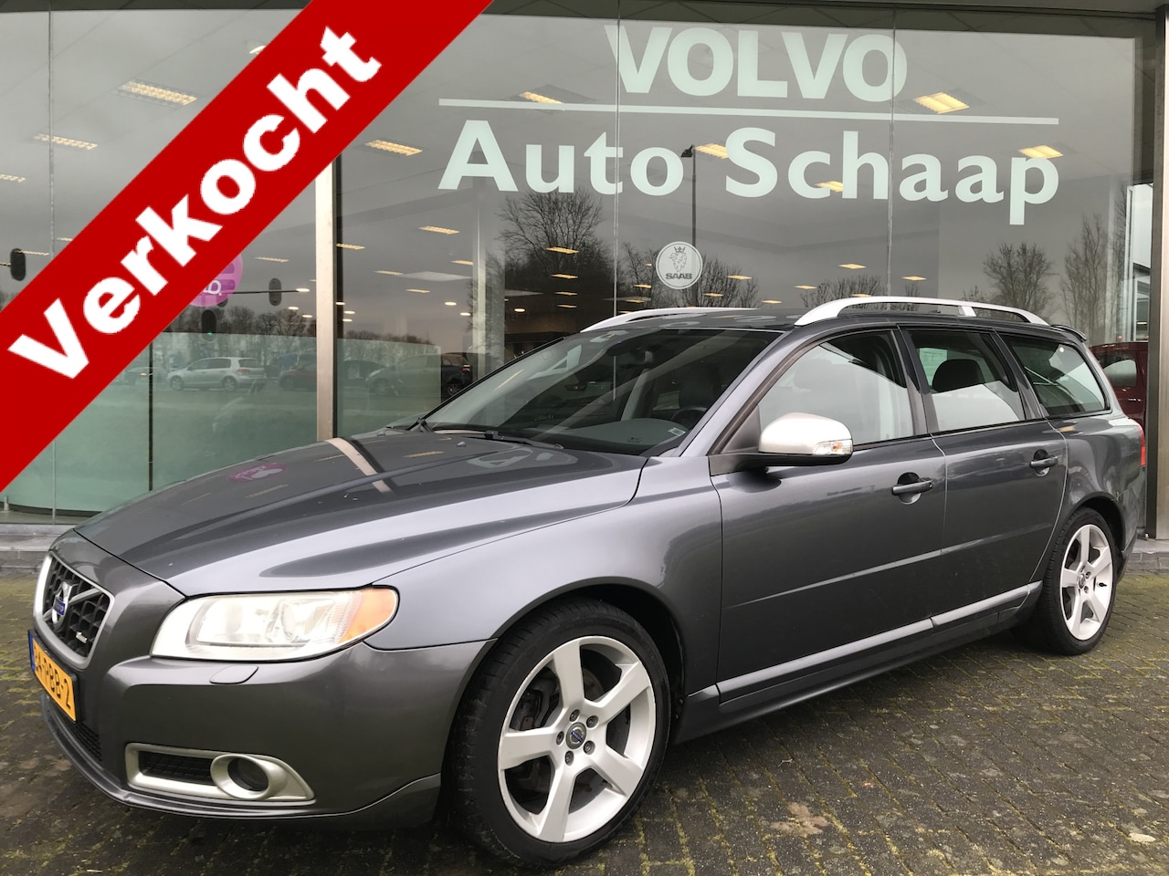 Volvo V70 - 2.0T R-Edition | Rijklaar incl garantie | Trekhaak Achterspoiler Verwarmbare voorstoelen - AutoWereld.nl