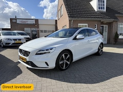 Volvo V40 - 1.5 T3 Polar+ Sport Aut. R-Design Panoramadak Org. Nederlands