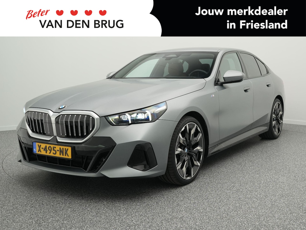 BMW 5-serie - 520i 208 PK M-Sport | LED | Leder | Mat Grijs individual | 360 Camera | Keyless | 21 Inch - AutoWereld.nl