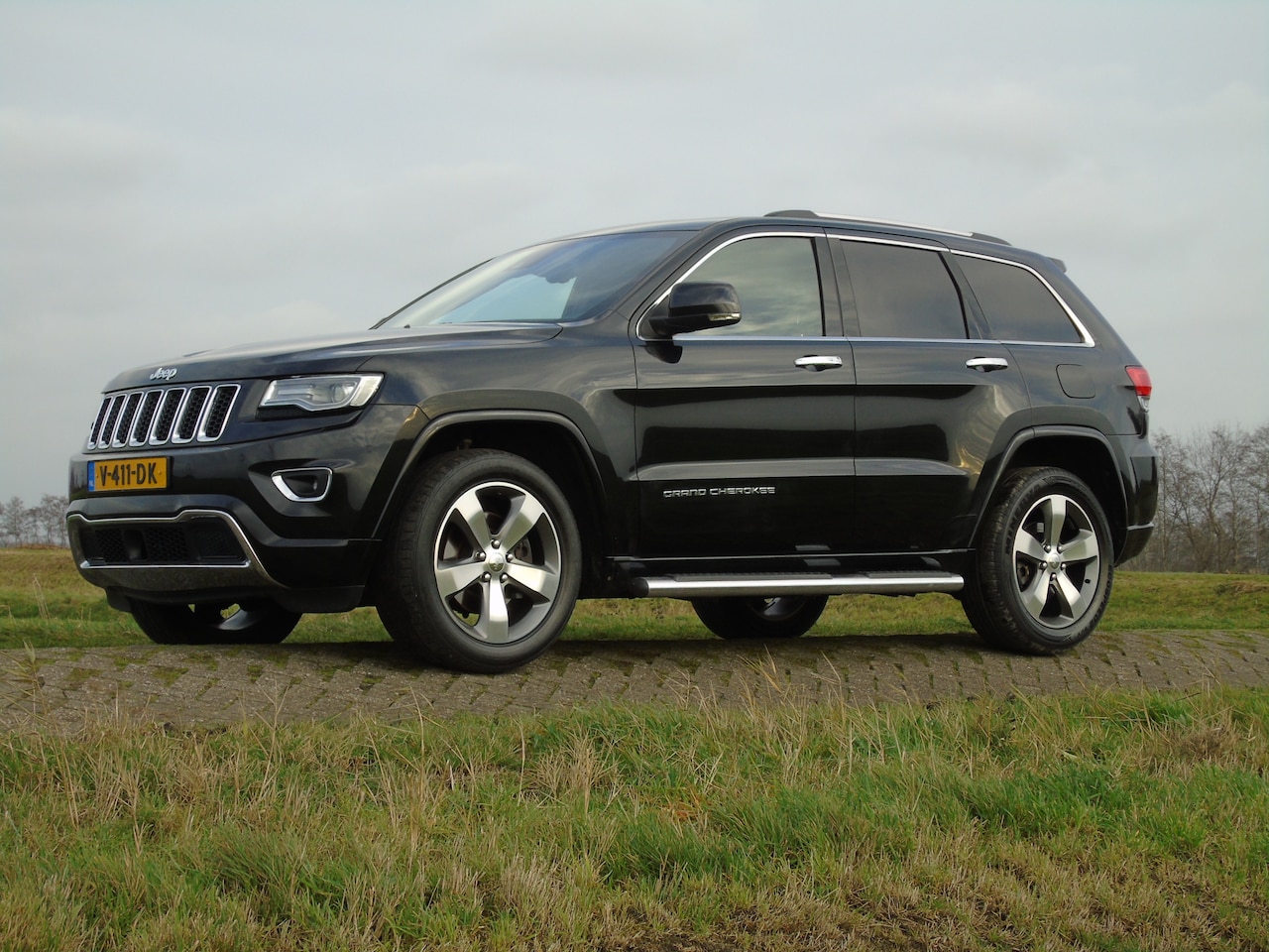 Jeep Grand Cherokee - 3.0 CRD Overland Grijs kenteken - AutoWereld.nl
