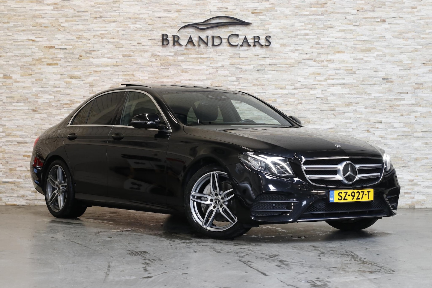 Mercedes-Benz E-klasse - 200 Business Solution AMG | PANO | SFEERVERLICHTING | LED | NL AUTO | NAP | - AutoWereld.nl