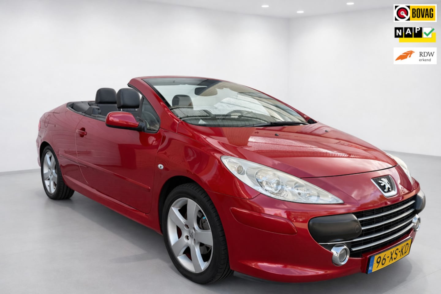 Peugeot 307 CC - 2.0-16V automaat, leder, cabriolet, pdc, apk, nap, airco, lichtmetaal, stoel verwarming, i - AutoWereld.nl
