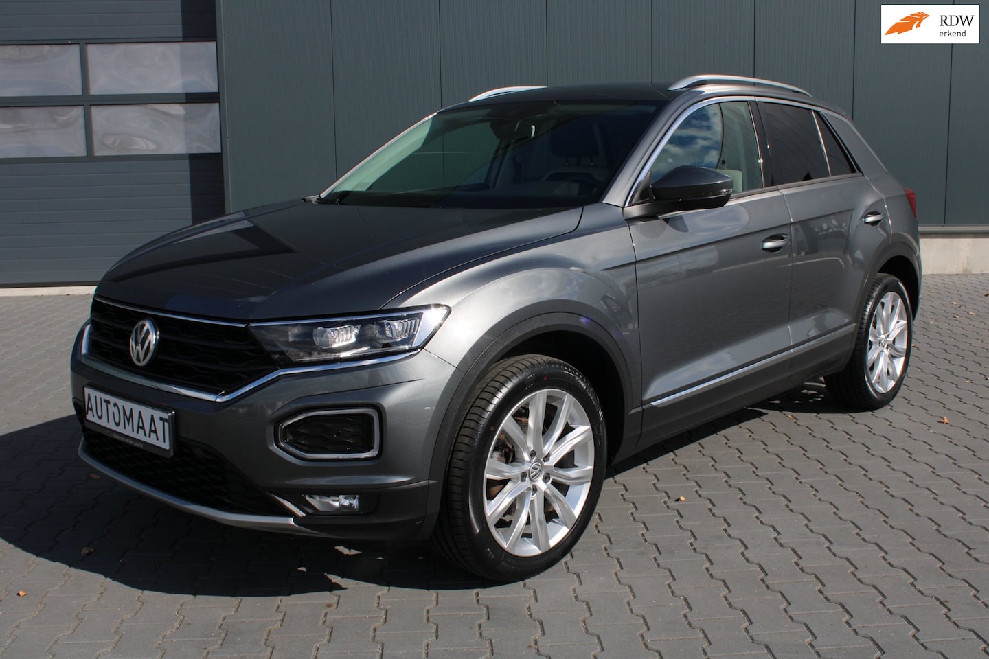 Volkswagen T-Roc - 1.5 ACT TSI SPORT AUTOMAAT APP CONNECT WINTERPAKKET CRUISE CONTROLE - AutoWereld.nl