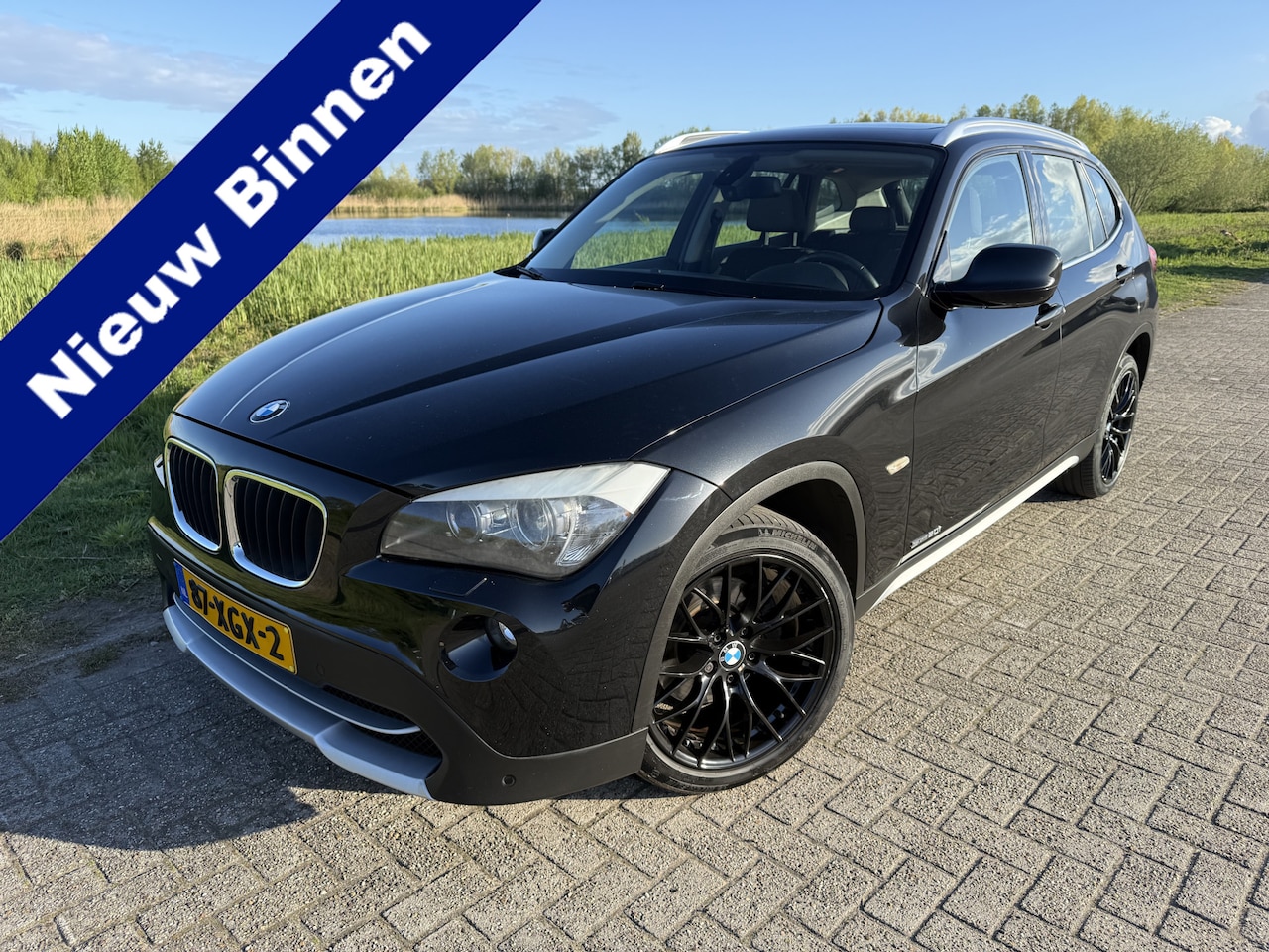 BMW X1 - sDrive20i | automaat | stuurverwarming | stoelverwarming | extra set winterbanden met velg - AutoWereld.nl