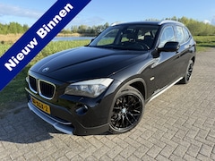 BMW X1 - sDrive20i | automaat | stuurverwarming | stoelverwarming | extra set winterbanden met velg