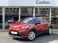 Toyota Aygo X - 1.0 VVT-i MT Pulse | Bi-Tone Chili red, Stoelverwarming, Airco, Apple CarPlay/Android Auto