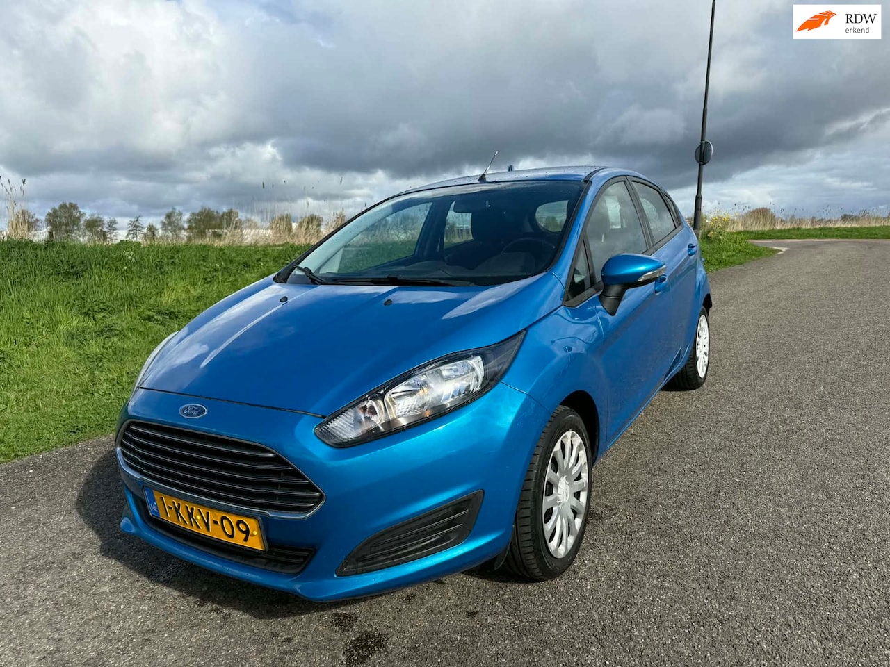 Ford Fiesta - 1.0 Champion zeer nette auto ! incl apk onderhoud nw distributie ! - AutoWereld.nl