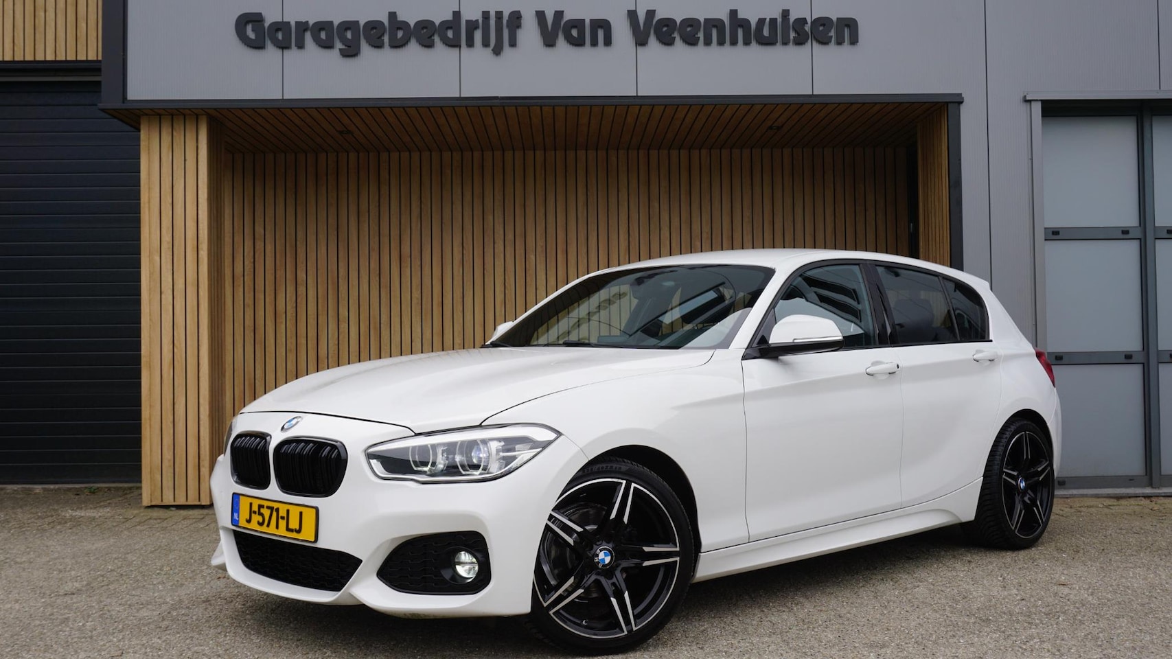 BMW 1-serie - 118i 160pk M-Sport Shadow Line 5-Drs Leder Clima LED Navi 18inch LM 169986km *Goed onderho - AutoWereld.nl