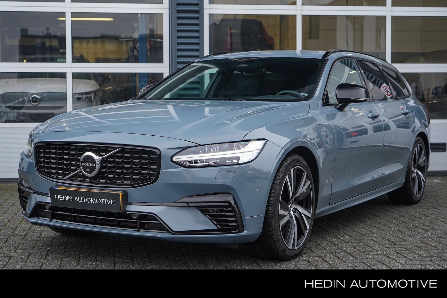 Volvo V90 - 2.0 T6 Plug-in hybrid AWD Plus Dark | Harman/Kardon Audio | Stoel & Stuurverwarming | 360 - AutoWereld.nl