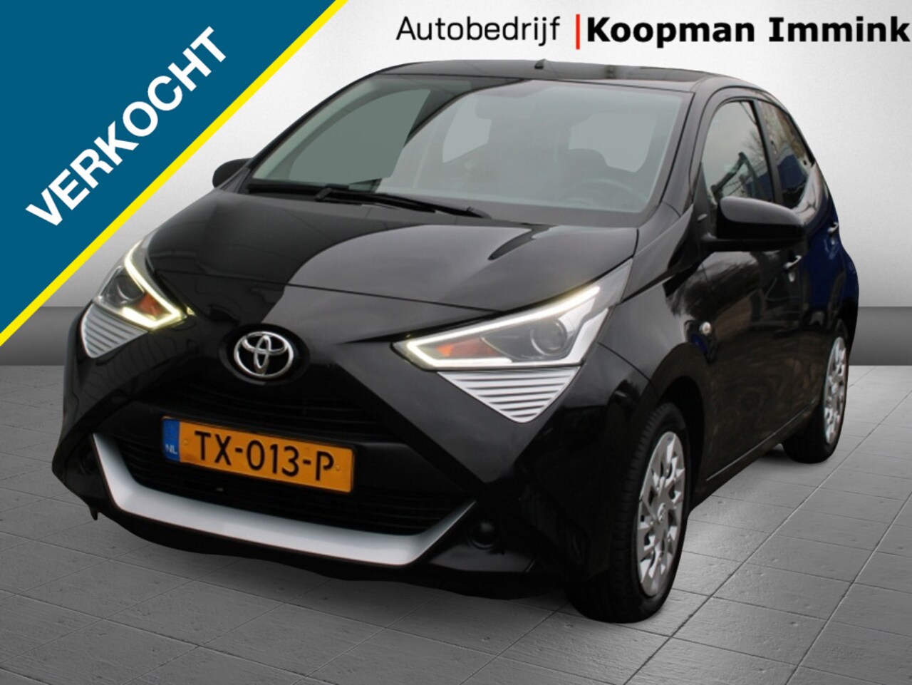 Toyota Aygo - 1.0 VVT-i x-play + Navigatie - AutoWereld.nl